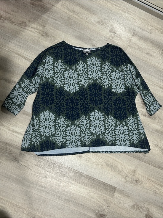 Manuhealii Tops - ❌SOLD❌Manuhealii Women's Floral Quilt Pullover Blouse Scoop Neck 3/4 Sleeve M/L